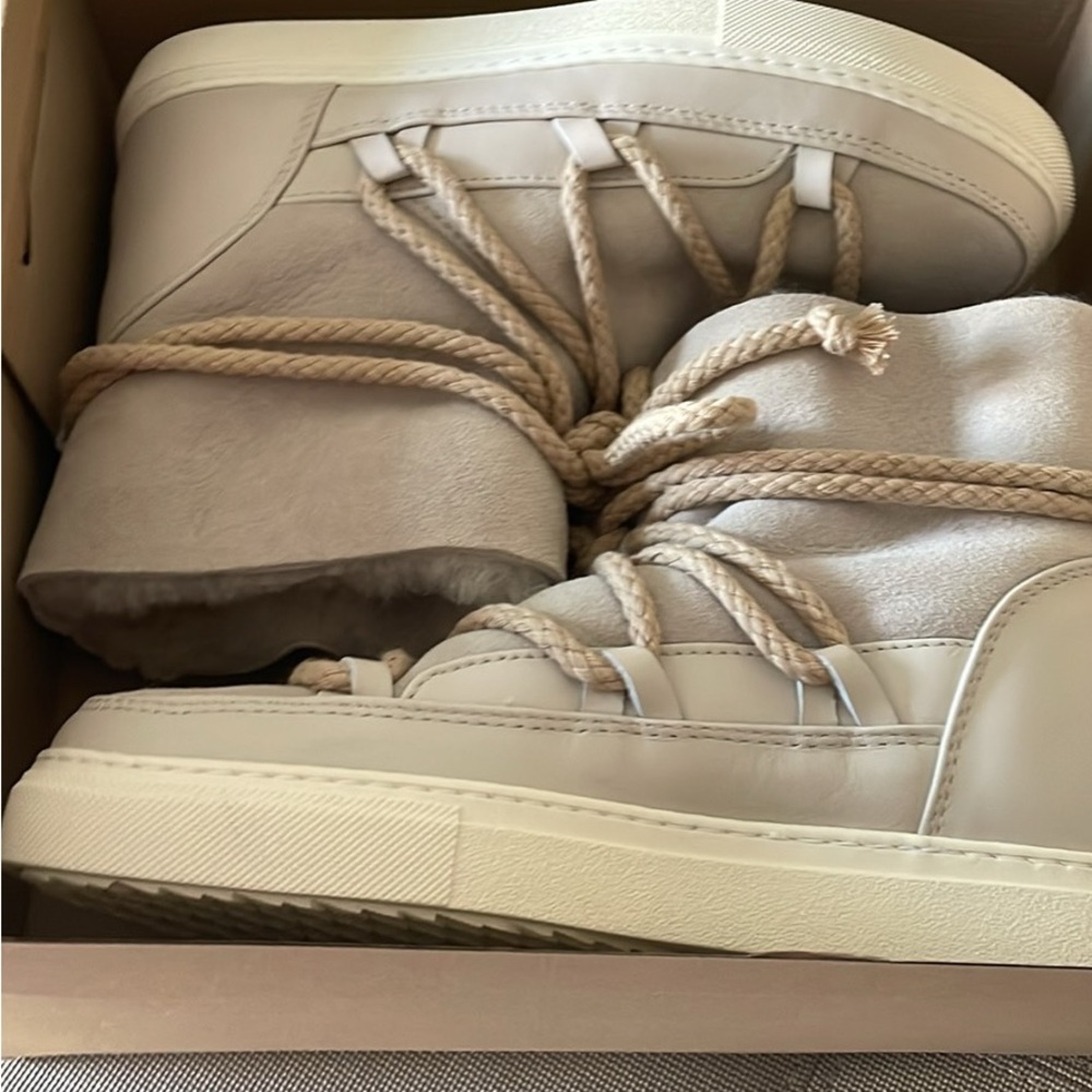 Inuikii Beige Winter Boots with Rope Laces